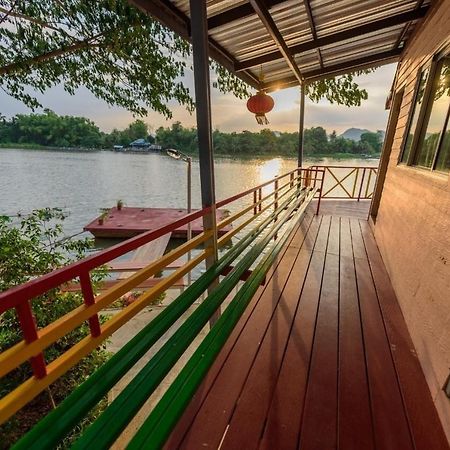 Golden Dragon Kanchanaburi Bagian luar foto